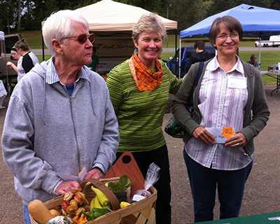 Apple Contest Yummy Fun at the Jasper Farmers Market